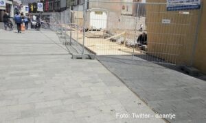 13651 Houten muur omgevallen Enschede