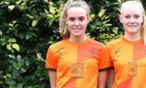 15895 Danique Kerkdijk en Jill Roord