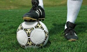 18251 voetbal def 44