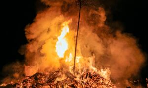 20130331 COEN KRUKKERT VUUR PAASVUUR PASEN 2022 04 13 124912 srcv