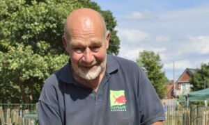 2015 Henny Grijpma mit Bildungsmaterial Franz Frieling 02