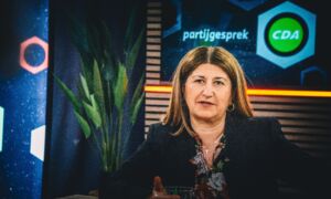 20220304 ITV80 partijgesprekken 9888 gast CDA Meryam Summer CLEAN