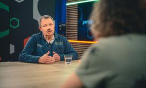 20220309 ITV80 partijgesprekken 1223 gast SP Piet van Ek CLEAN