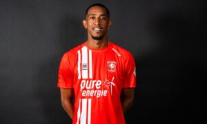 20220711 Joshua Brenet tekent voor 2 jaar Foto1 FC Twente Media