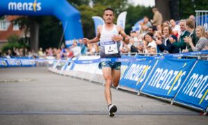 20220911 Singelloop winnaar Abdellah Tagharrafet Foto Menzis Singelloop