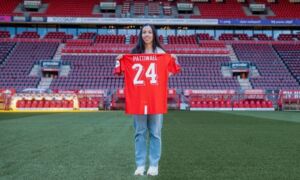 2023 01 04 Naomi Pattiwael tekent bij FC Twente Vrouwen Foto FC Twente Media