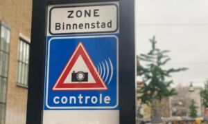 20230523 enschede waarschuwingsbord zone binnenstad controle 2023 08 22 125457 vnpt