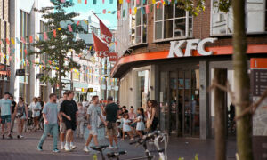 202309 COEN KRUKKERT 6 KFC ENSCHEDE BINNENSTAD ANALOOG