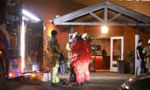 Hulpdiensten rukken uit voor vreemde lucht bij Sauna Keizer; meerdere mensen gecontroleerd in ambulance