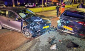 20241006 geparkeerde autos geramd Enschede News United Dennis Bakker