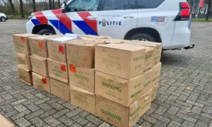 20241213 Vuurwerk controle politie Enschede