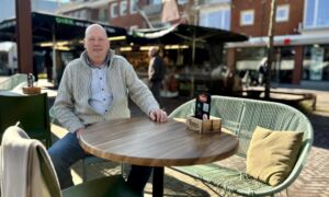 20250304 berto mulder voorzitter stichting nachtburgemeester Hengelo IMG 5995