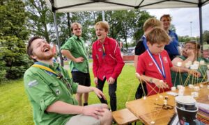 20250515 fit gezond hengelose es Wijkproject persfoto esther laurens