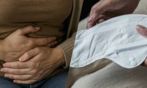 20250523 stockphoto menstruatie vrouwen maandverband