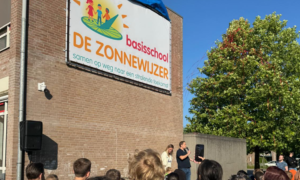 20250612 basisschool De Zonnewijzer Enschede onthulling naam 2