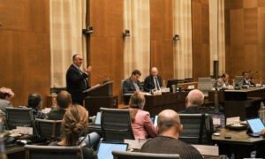 20250707 gemeenteraad Enschede c Ernst Bergboer