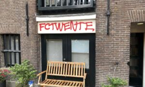 20250721 Enschede Jordaan ondergekliederd 06