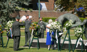 20250815 Indie herdenking Enschede Charlotte van der Woning 30