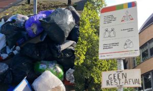 20250930 afval inzamelpunt pmd bord