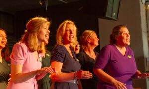 Vocal Group XXL tijdens live optreden.