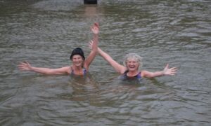 20260101 tuindorpbad nieuwjaarsduik foto news united rick olde nordkamp1