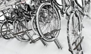 20260107 winterweer beursstraat fietsen IMG 1023