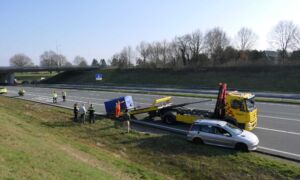 20260304 aanhanger los Enschede News United Dennis Bakker2