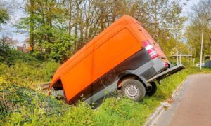 20260417 busje ongeluk Enschede News United Dennis Bakker