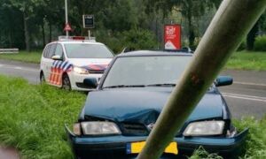 213178 aanrijding lantaarnpaal