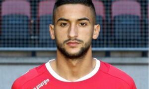 215931 Hakim Ziyech liggend 4