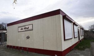 222412 De hut