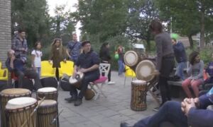 223346 Gluren bij Culturen
