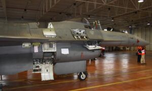23060 F 16 Lato Aperto