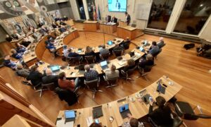 231220 raad hengelo raadsvergadering FRANKLIN VELDHUIS 1 TWENTE