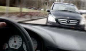 236536 Auto botsing