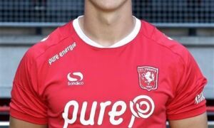 237668 Peet Bijen