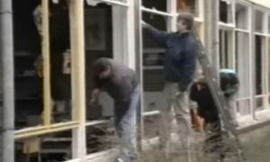 239044 vuurwerkbom glanerbrug
