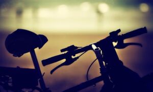 243420 fiets donker
