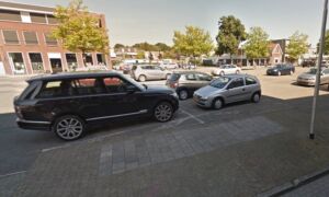 244552 parkeren achter hema