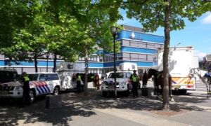 275706 politie pegida