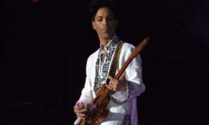 275918 Prince at Coachella