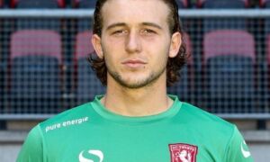 276831 joel drommel liggend