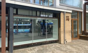 20230412 kiosk markt rooftopbar oplevering leeg IMG 4282