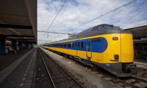 284789 trein 15