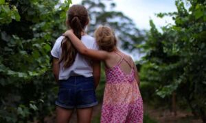 294225 sisters 1985647 1920