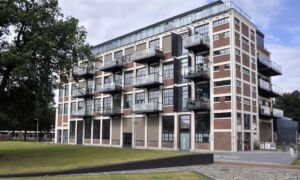 294353 284738 611259