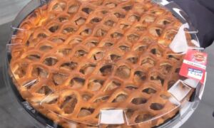 304802 frikandelvlaai