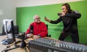 309856 Multimediaal centrum voor kansarme Enscheders