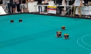 311067 Roboteam Twetnee