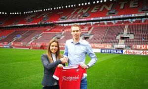 321074 FC Twente Vrouwen 7